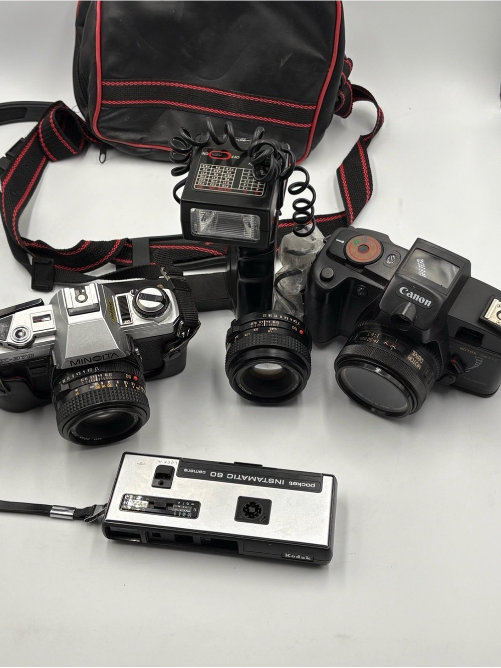 Vintage Camera Lot Minolta Canon Kodak Instamatic 60 Lenses Flash Case